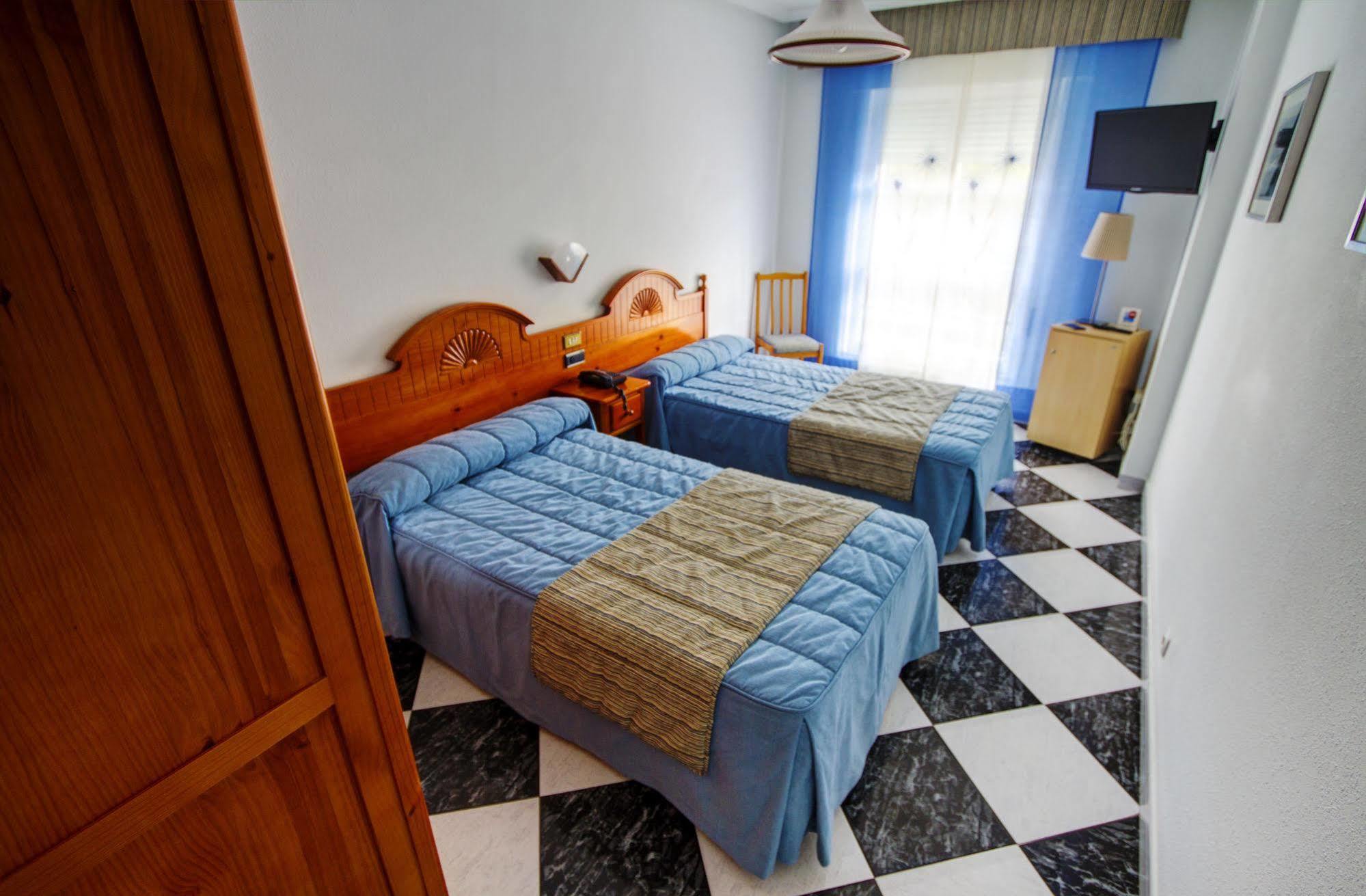 Hotel Mediante Ribadeo Exterior photo